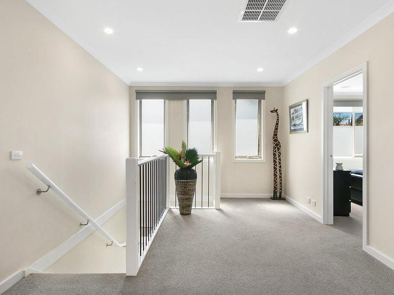 2/23 Ronald Road, Croydon VIC 3136
