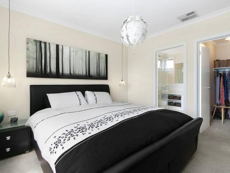 2/23 Ronald Road, Croydon VIC 3136