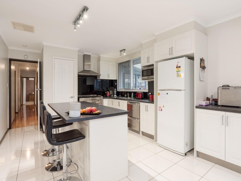 102 Hayrick Lane, Mooroolbark VIC 3138