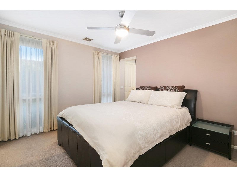 24 Langdale Drive, Croydon Hills VIC 3136