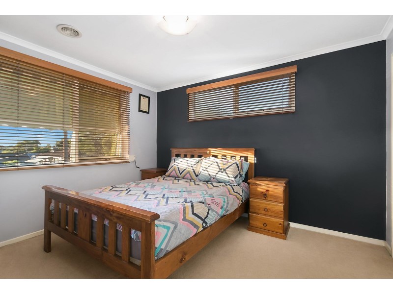 24 Langdale Drive, Croydon Hills VIC 3136