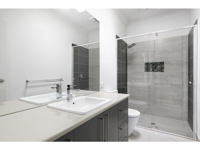 2/7 Karingal Street, Croydon North VIC 3136