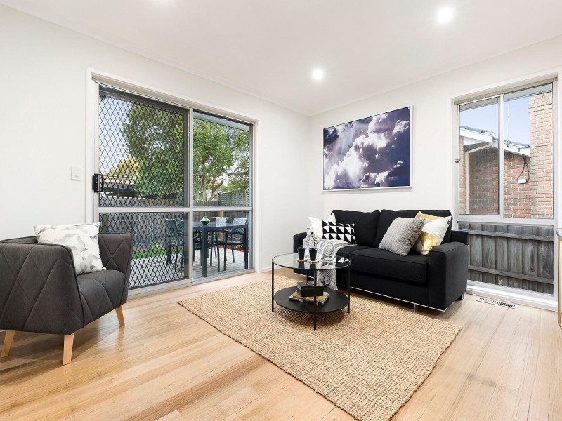 27 Thomas Street, Croydon South VIC 3136