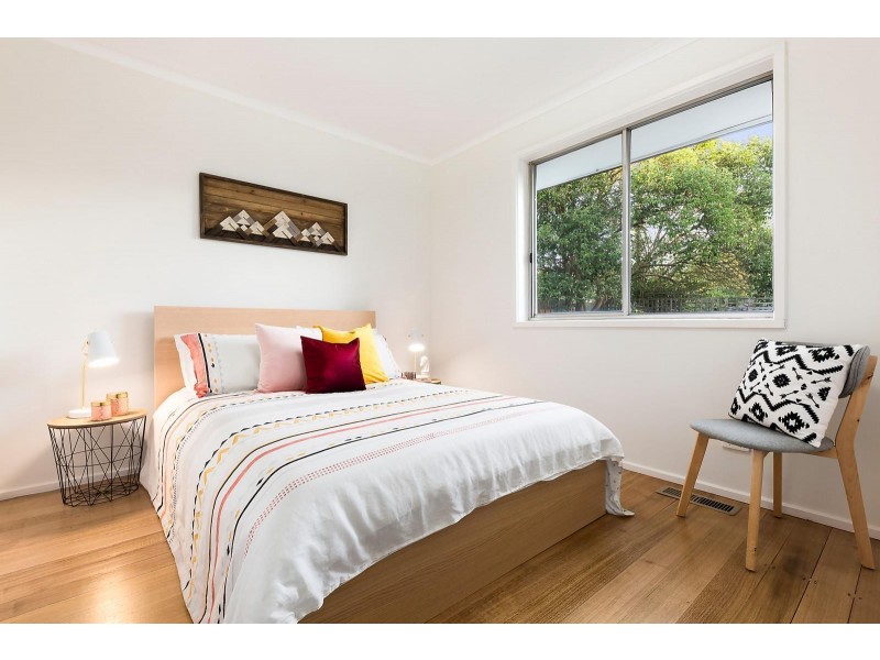 27 Thomas Street, Croydon South VIC 3136