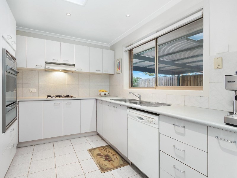 13 Wildwood Walk, Croydon South VIC 3136