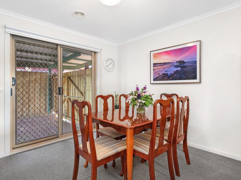 13 Wildwood Walk, Croydon South VIC 3136