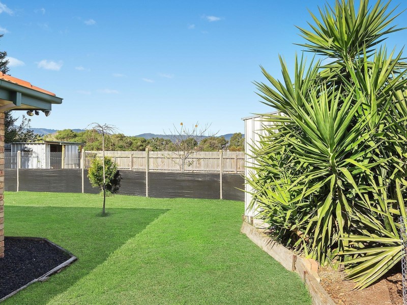 13 Wildwood Walk, Croydon South VIC 3136