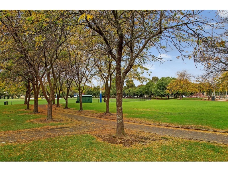 2A Larbert Road, Mooroolbark VIC 3138