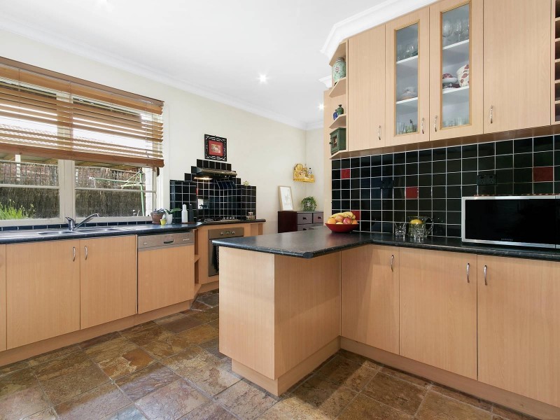 1/6 Springfield Avenue, Croydon VIC 3136