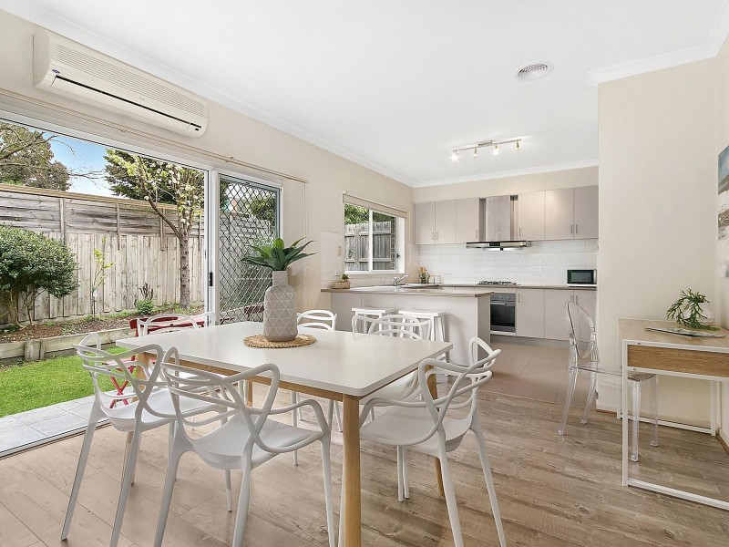 2A Cherry Tree Grove, Croydon VIC 3136