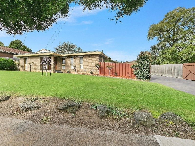 154 Hayrick Lane, Mooroolbark VIC 3138