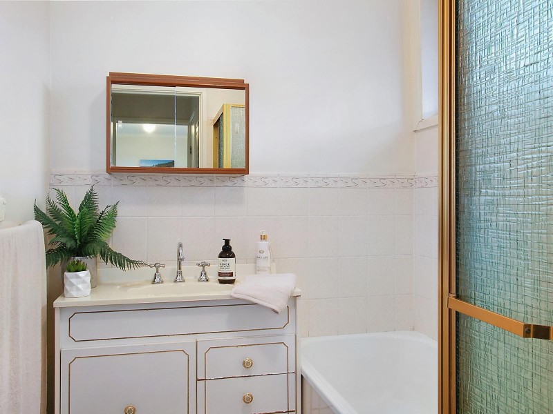 2/15-17 Norman Road, Croydon VIC 3136