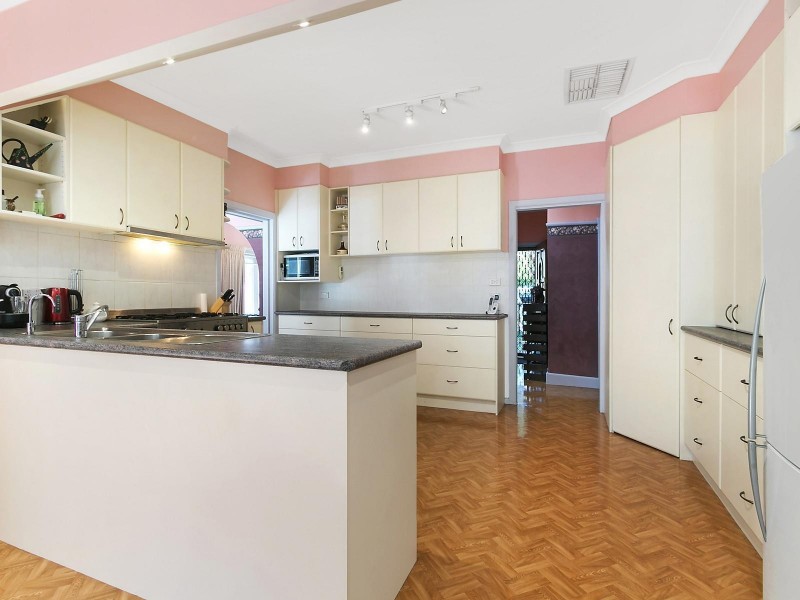 6 Wenwood Street, Ringwood East VIC 3135