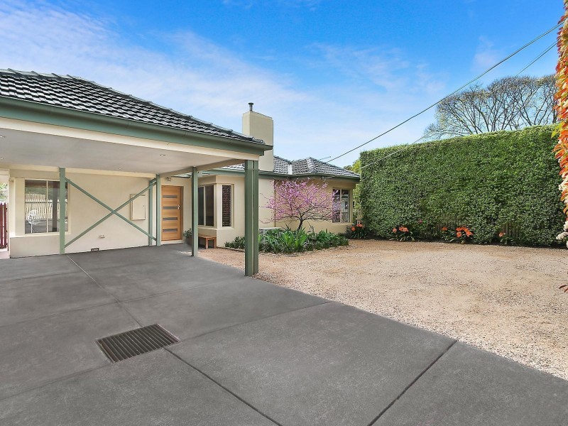 1/137 Hull Road, Croydon VIC 3136