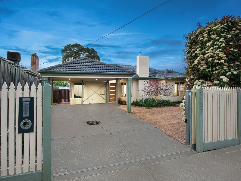 1/137 Hull Road, Croydon VIC 3136