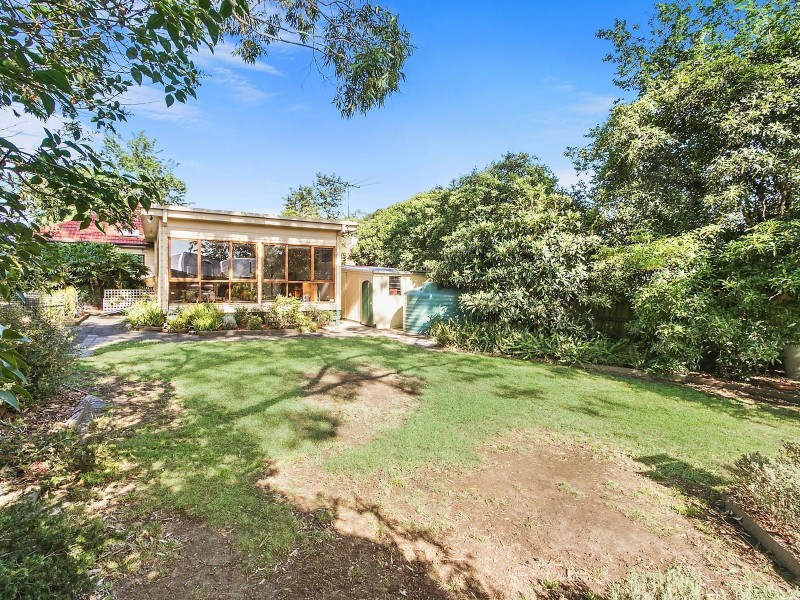 8 Lionel Crescent, Croydon VIC 3136