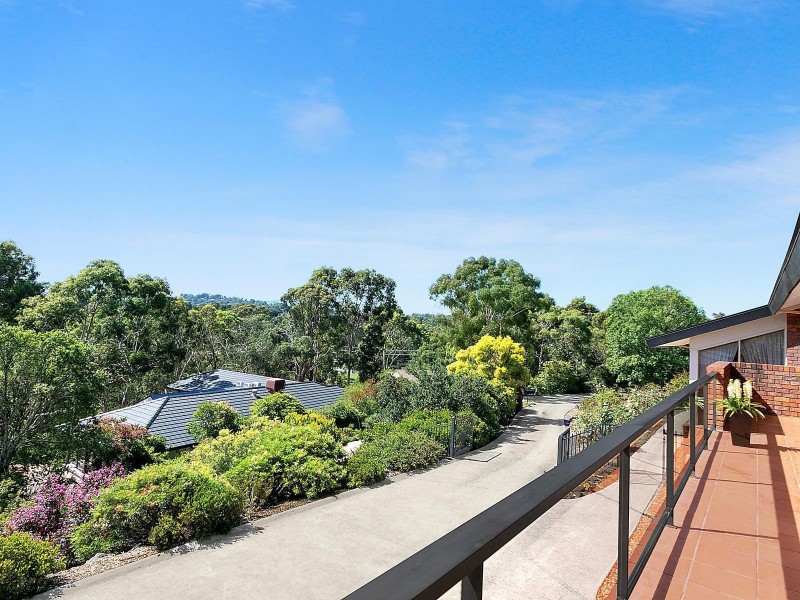 8 Handscombe Court, Croydon Hills VIC 3136