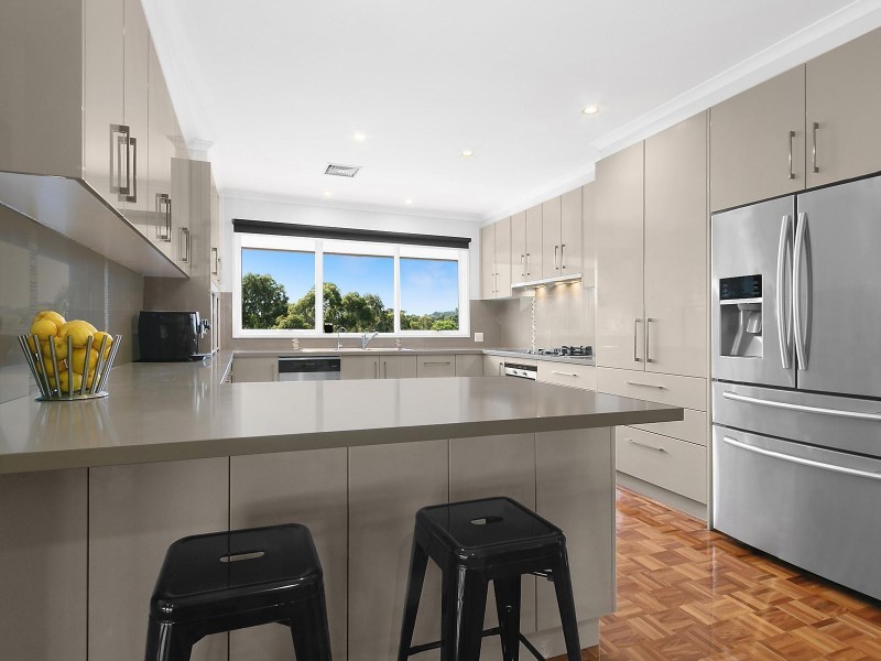 8 Handscombe Court, Croydon Hills VIC 3136