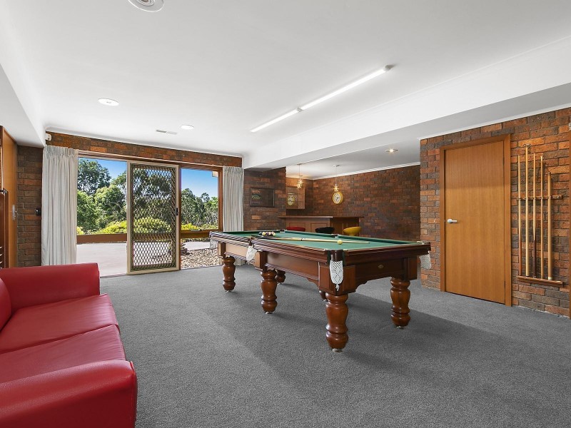 8 Handscombe Court, Croydon Hills VIC 3136