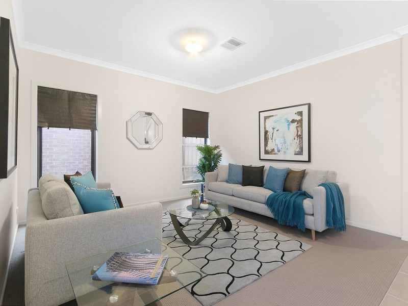 106 Evans Drive, Croydon VIC 3136