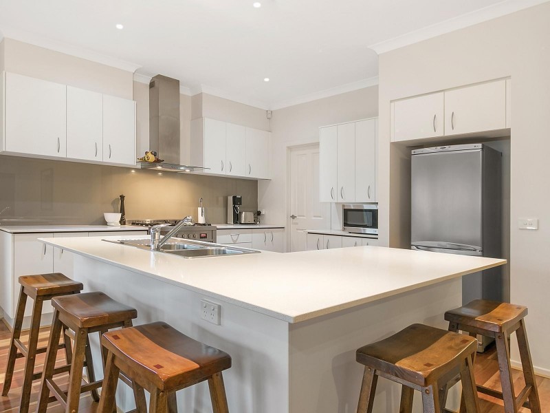 106 Evans Drive, Croydon VIC 3136