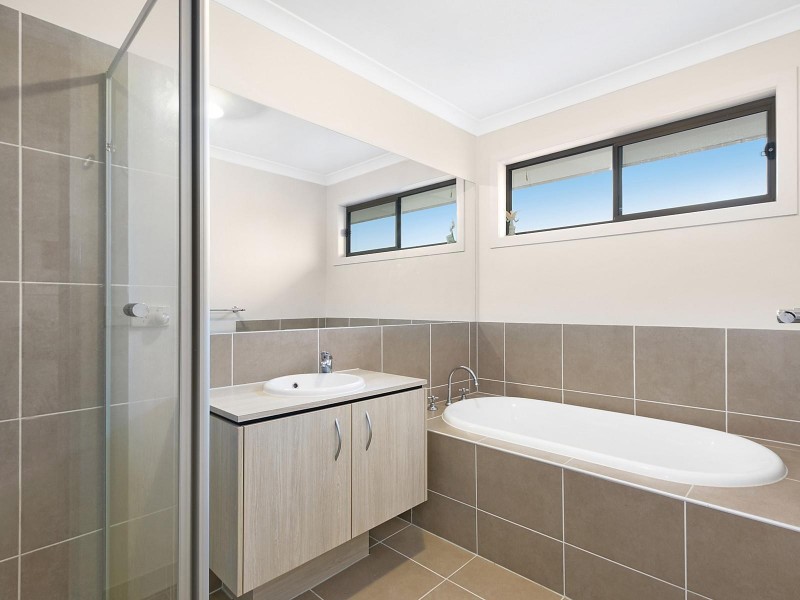 106 Evans Drive, Croydon VIC 3136