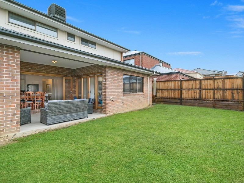 106 Evans Drive, Croydon VIC 3136