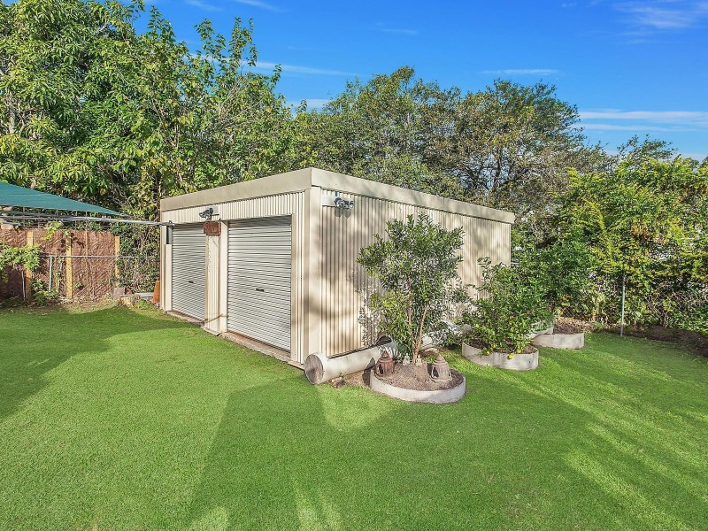 16 Ash Avenue, Woodridge QLD 4114