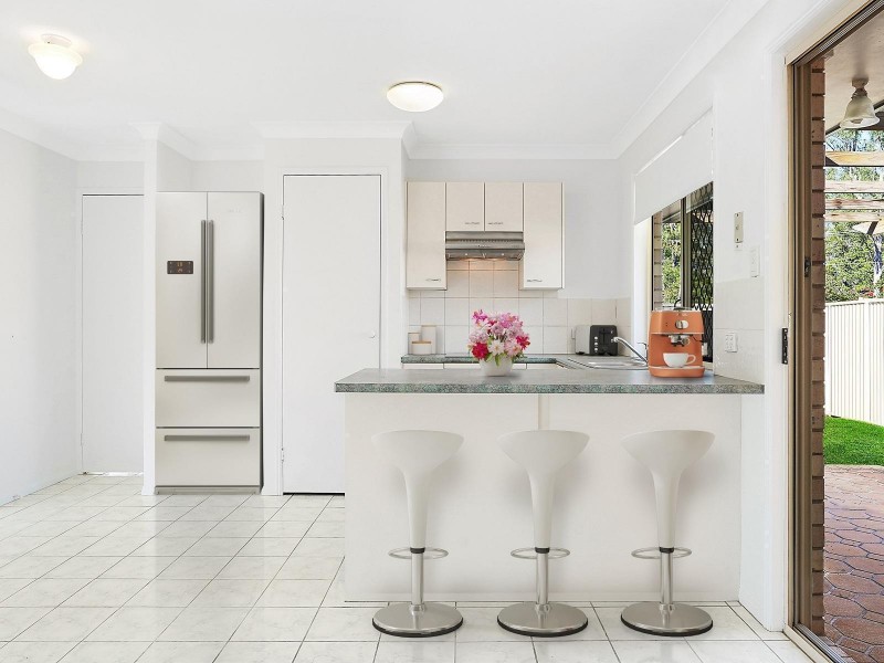 1 Brentwood Drive, Daisy Hill QLD 4127
