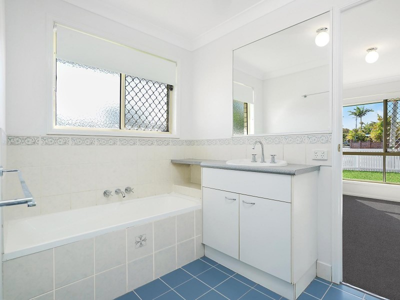 1 Brentwood Drive, Daisy Hill QLD 4127