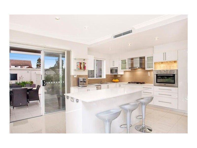 20 Bonanza Parade, Sans Souci NSW 2219