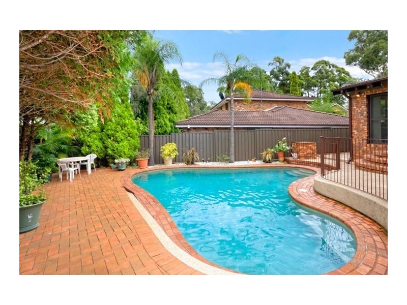 12 Byron Place, Illawong NSW 2234