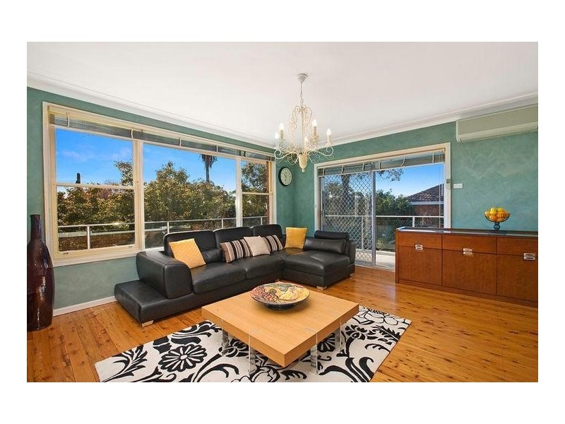 15 Wylie Street, Kirrawee NSW 2232