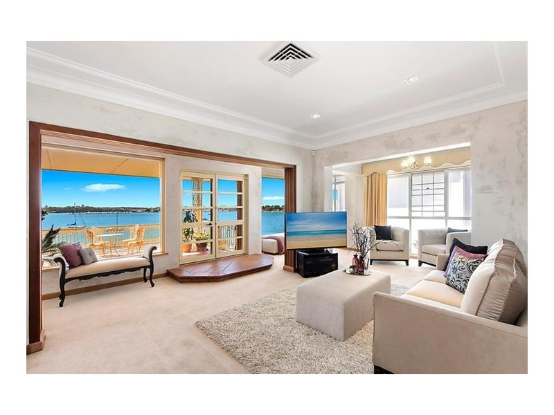 15 Holt Road, Taren Point NSW 2229