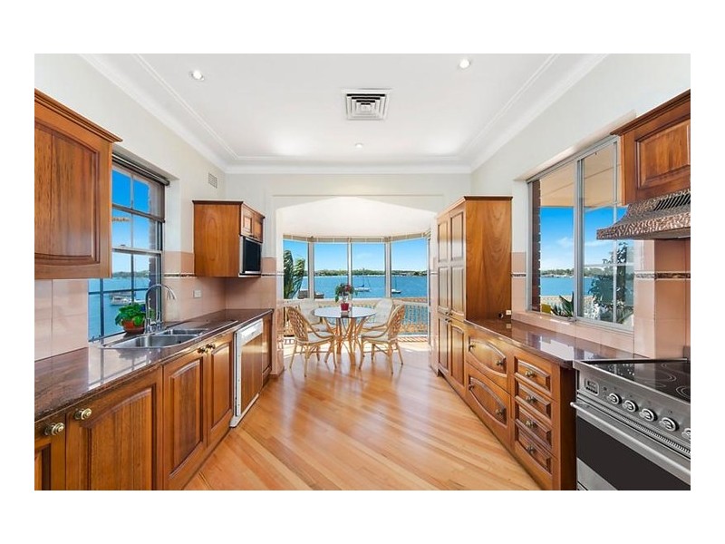 15 Holt Road, Taren Point NSW 2229