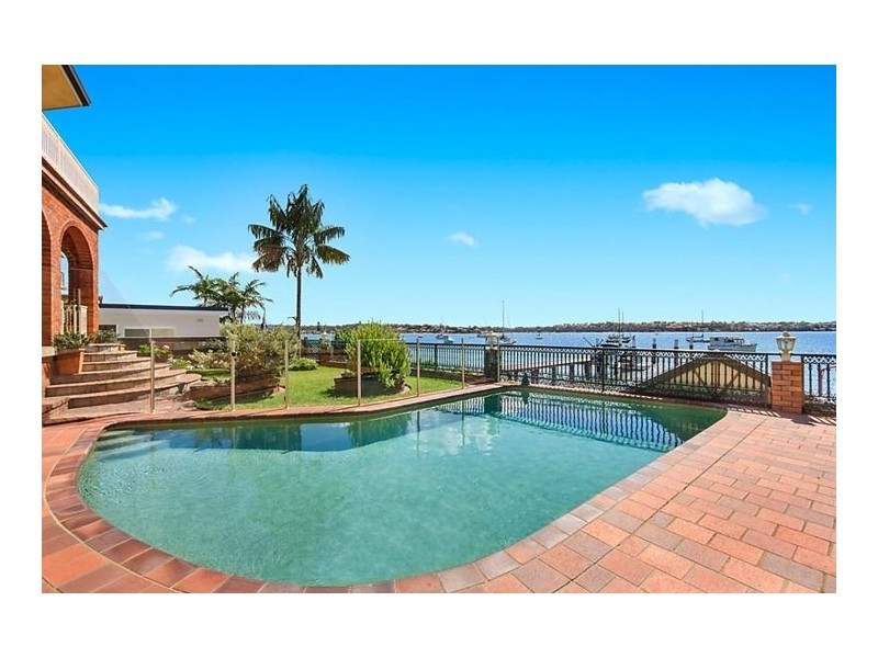 15 Holt Road, Taren Point NSW 2229