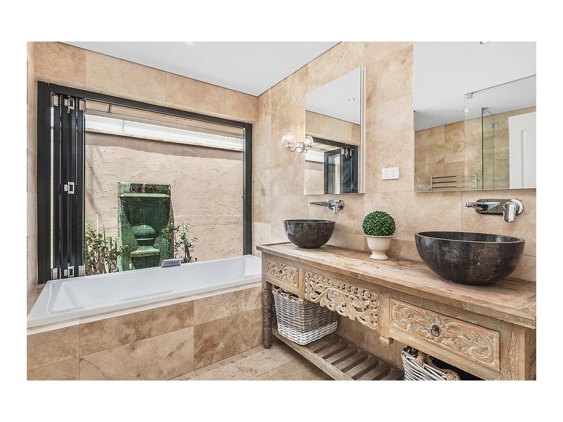 9 Murrumbidgee Avenue, Sylvania Waters NSW 2224