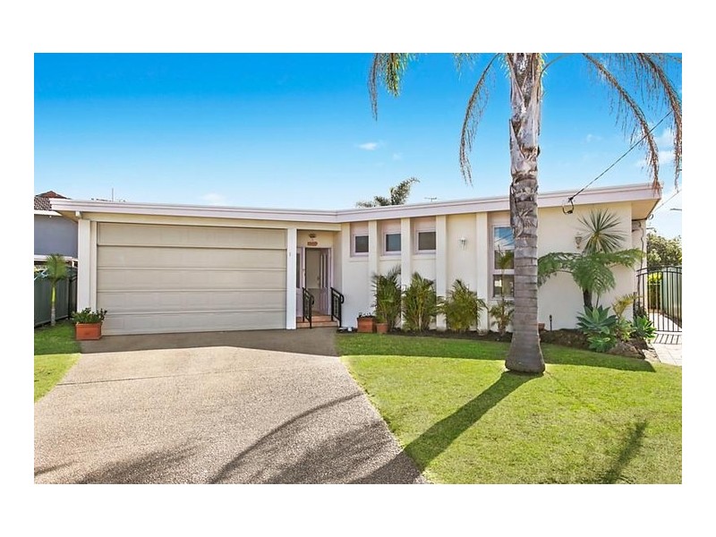 1 Wollondilly Place, Sylvania Waters NSW 2224
