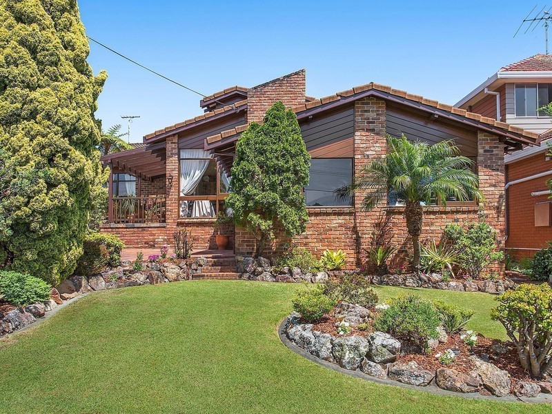 11 Birubi Avenue, Gymea NSW 2227