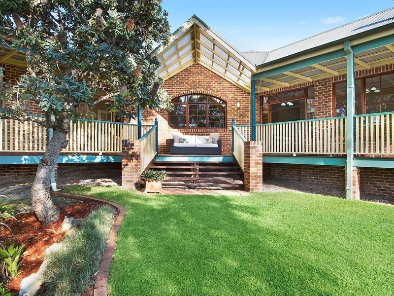 10 Harlech Close, Menai NSW 2234