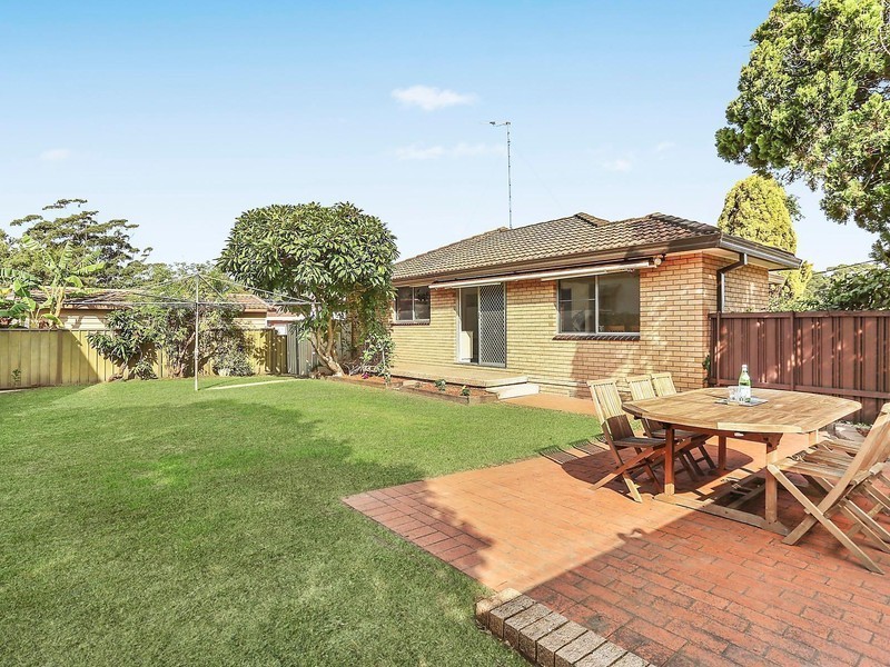 13 Holt Road, Sylvania NSW 2224