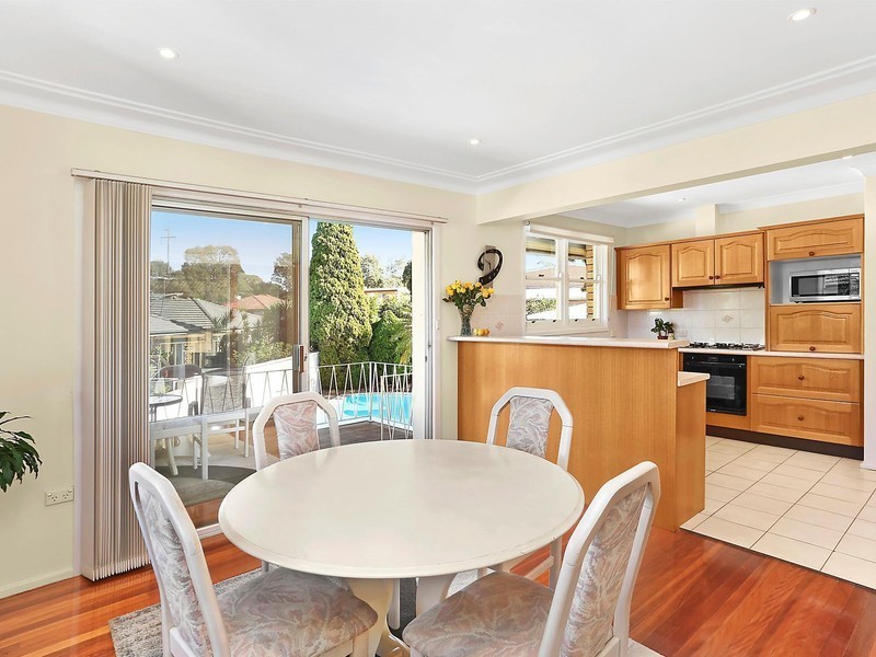 4 Jeenga Place, Sylvania NSW 2224