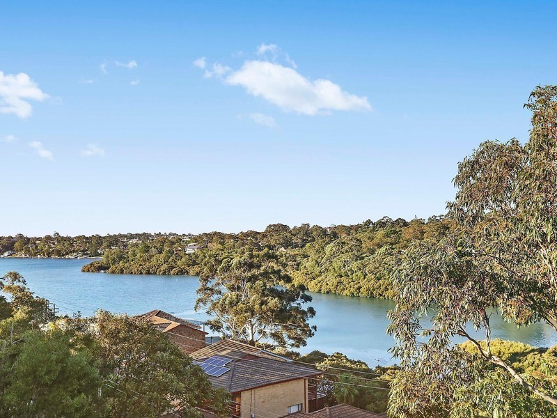 6 Balandra Place, Kareela NSW 2232