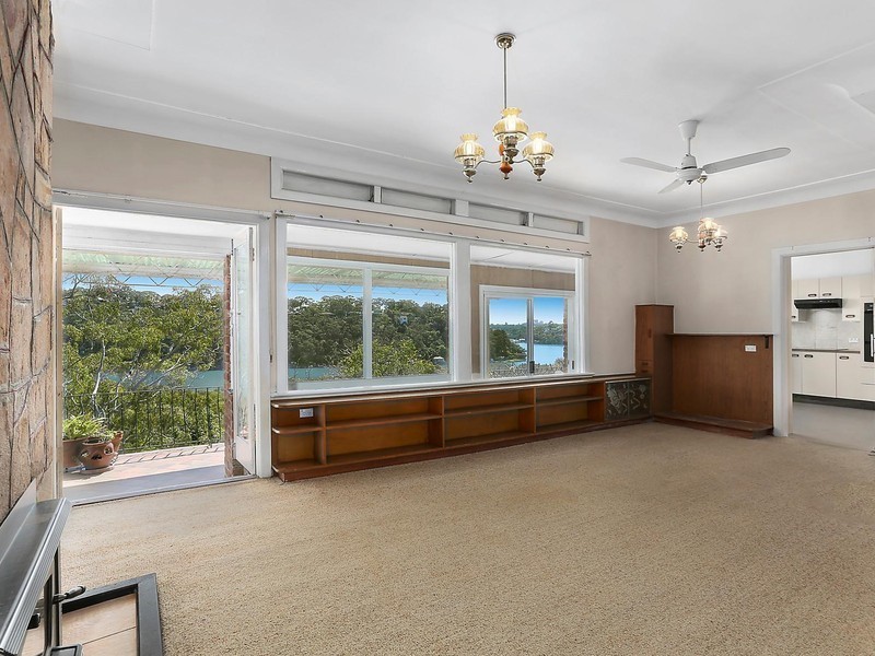 55 Central Avenue, Como NSW 2226