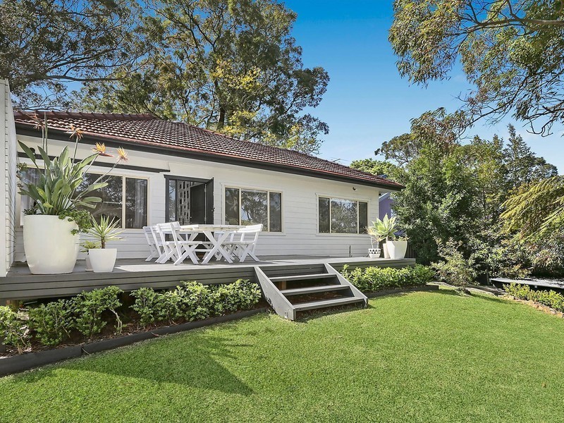 13 Serpentine Road, Gymea NSW 2227