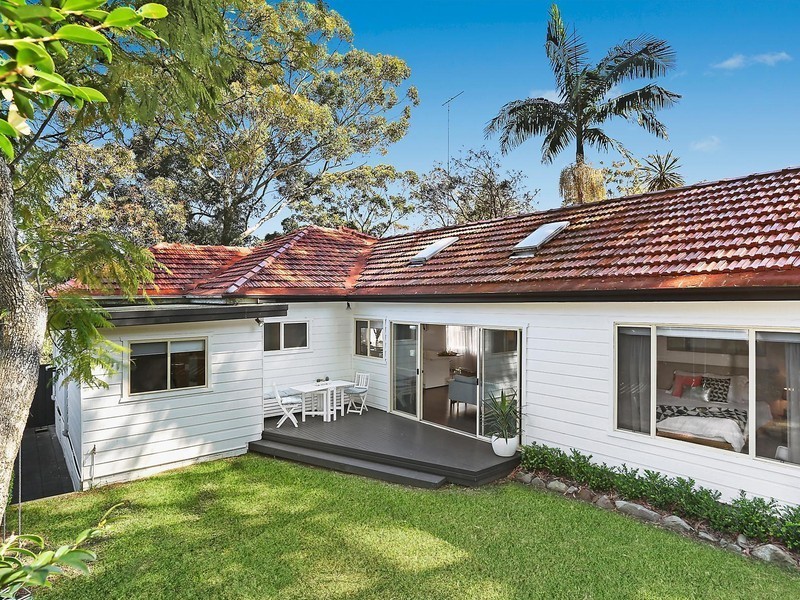 13 Serpentine Road, Gymea NSW 2227