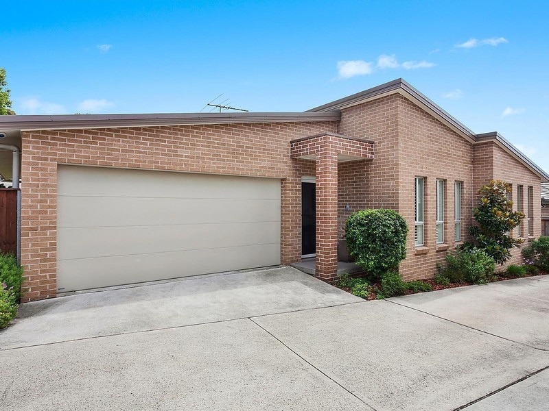 2/39 Leonay Street, Sutherland NSW 2232