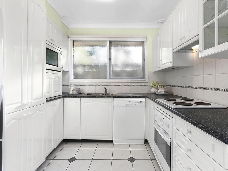 11 Meadow Place, Miranda NSW 2228