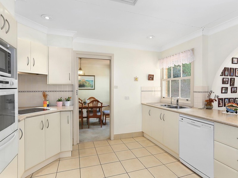 40 Leichhardt Crescent, Sylvania NSW 2224