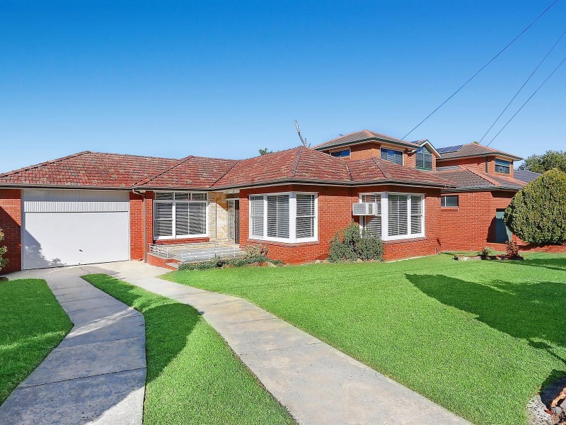 8 Tomah Place, Sylvania NSW 2224